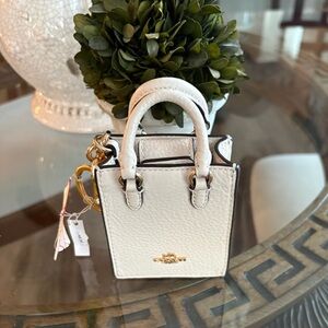 🤍🤍COACH NORTH/ SOUTH LEATHER TOTE BAG CHARM!🤍🤍